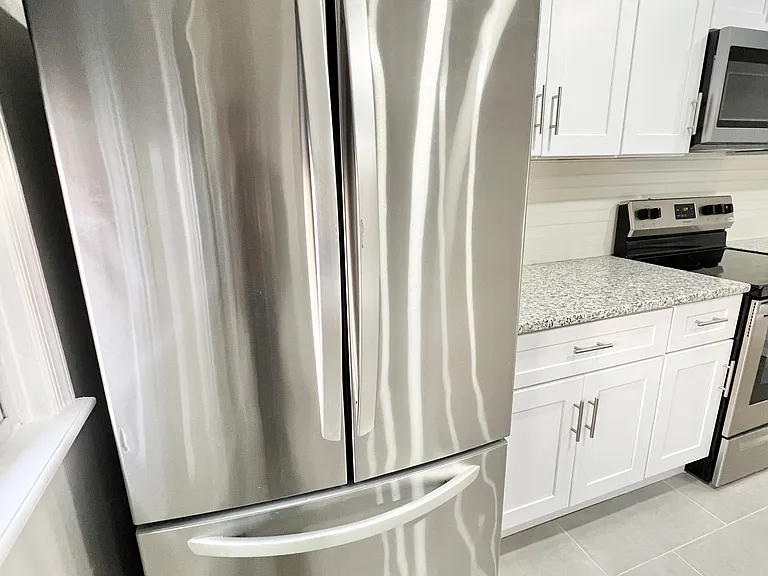 451 Frizzell Ave #D — Photo 13