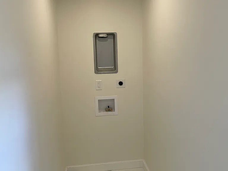 456 N State St #1 — Photo 6