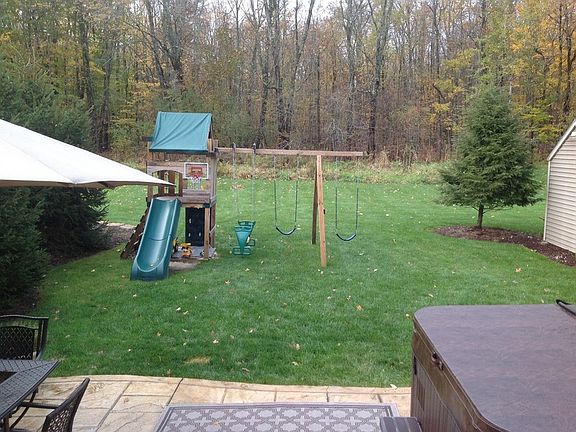 4th image of 29 Lindenwood Dr