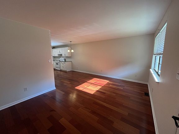 4th image of 308 S Mechanic St #308