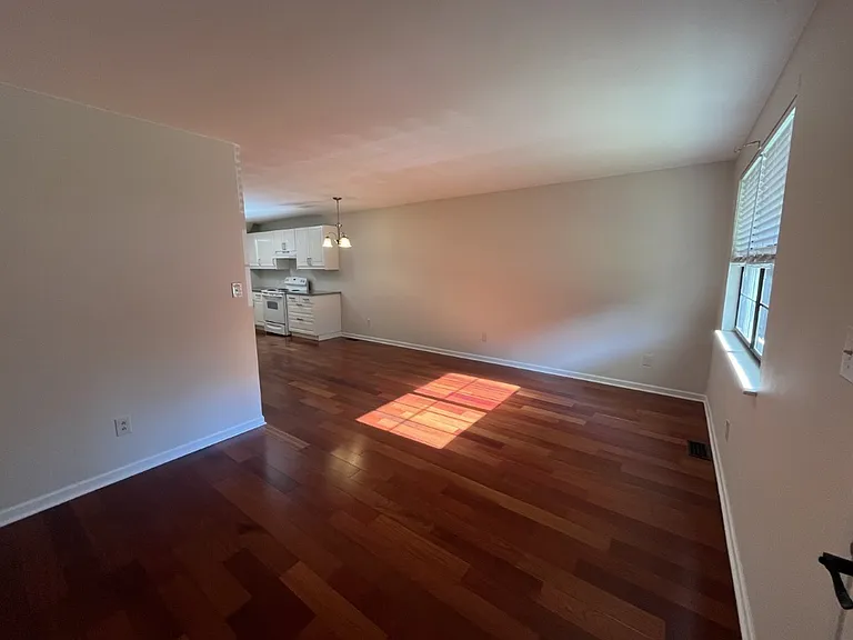 308 S Mechanic St #308 — Photo 4