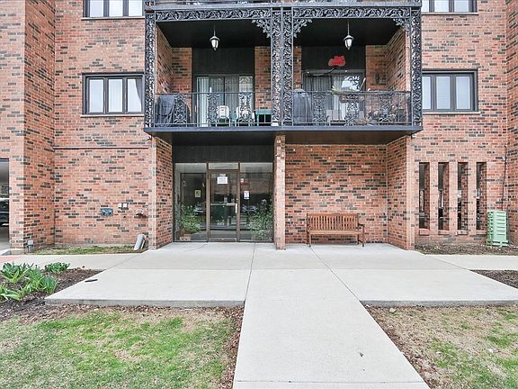 3rd image of 9375 Landings Ln Unit 405A