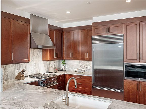 5th image of 98 San Jacinto Blvd #1305