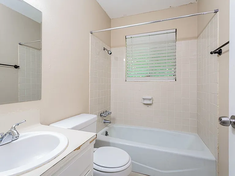 3004 Pecan Springs Rd #B — Photo 16