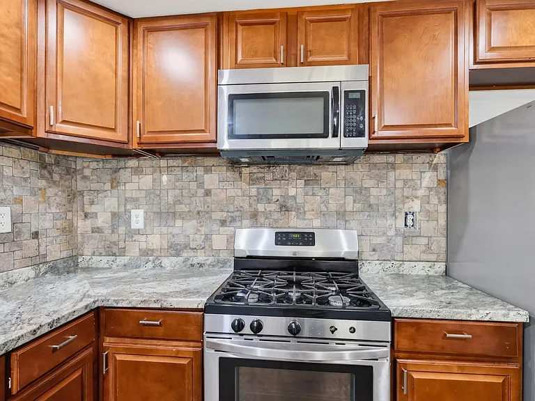 603 Maple St — Photo 17