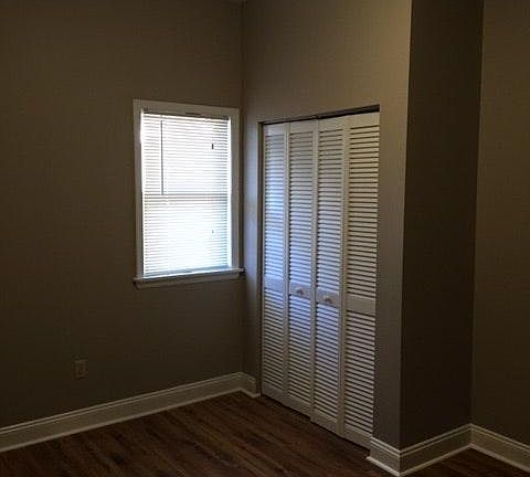 4th image of 214 Bridge St APT 4