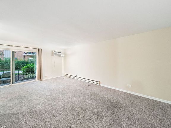 4th image of 9724 Karlov #4-106