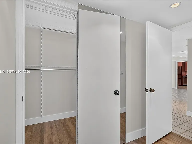 1 Grove Isle Dr #506 — Photo 38