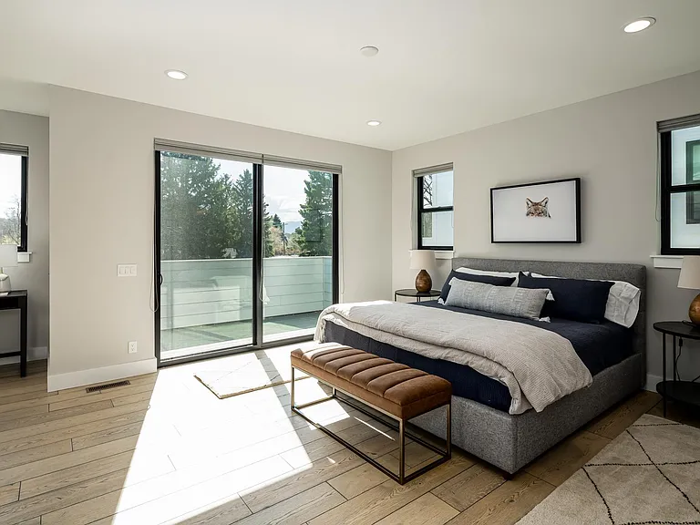 423 N Willson Ave — Photo 11