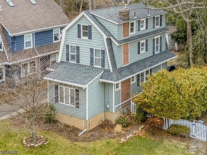 1st image of 133 Buckingham Rd