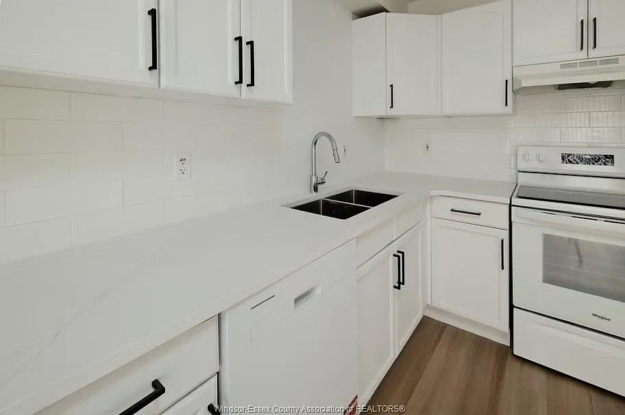 3 bed, 1.5 bath, $2,500 — Photo 3