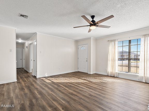 4th image of 208 Vivian Dr