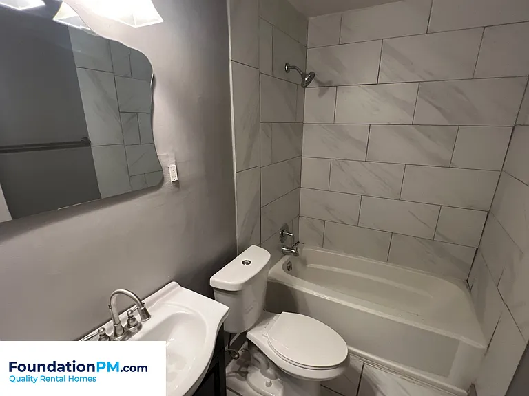 2412 Gentry Ave — Photo 13