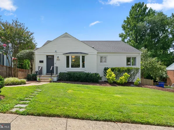 4624 Edgefield Rd, Bethesda, MD 20814