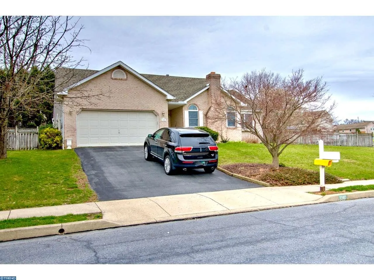 1040 Dallas Rd photo 1