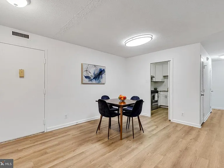 2030 N Adams St #303 — Photo 11