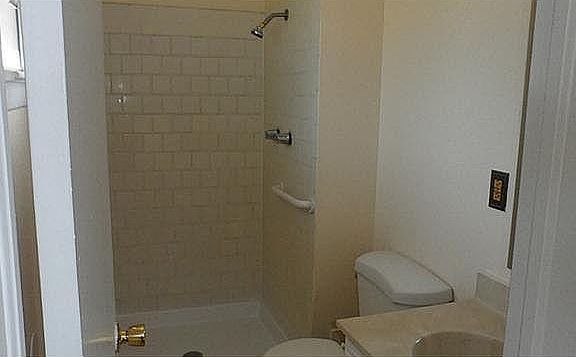 5th image of 1629 Joe Porter Dr