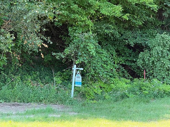 3rd image of 4925 S Gordon Rd NE
