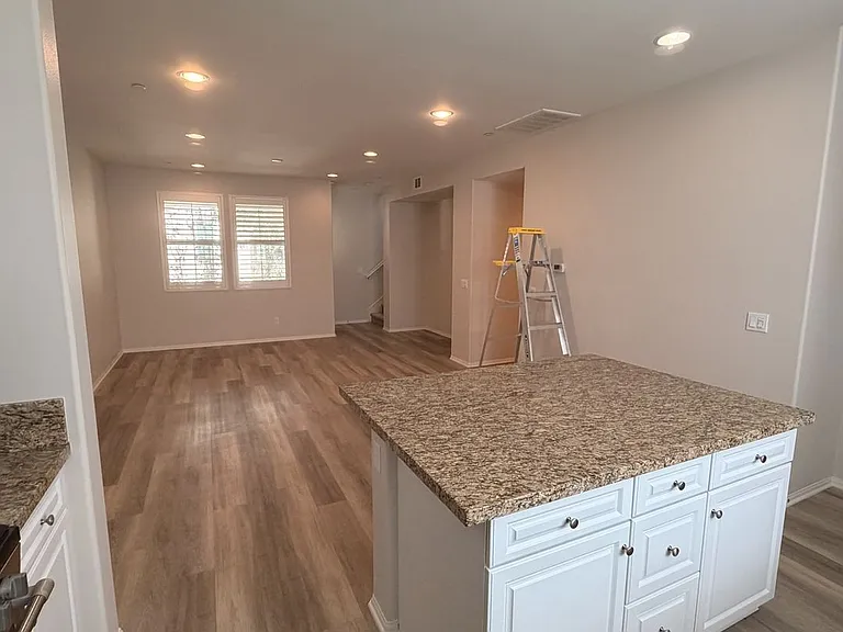 6386 Pegasus Ct — Photo 6