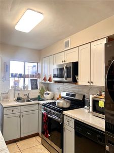 2020 W 23rd St APT 4, Long Beach, CA, 90810