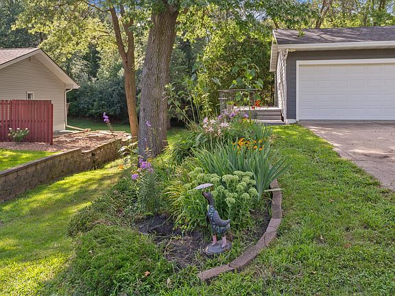 5th image of 1910 Linn Dr