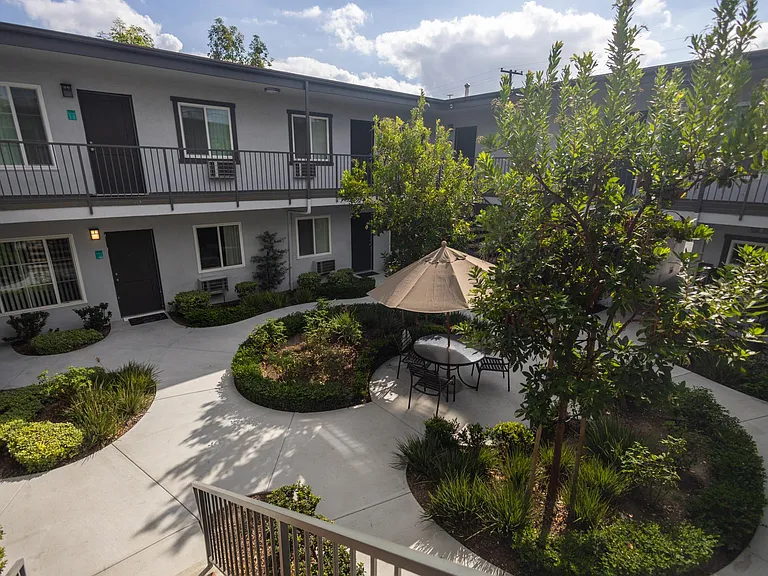 Magnolia Tree Apartments — Photo 22