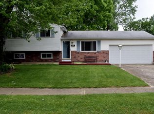1325 Helmsdale Dr, Columbus, OH 43204