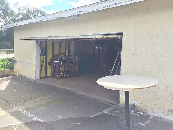 4th image of 23450 Mountain Ave #01