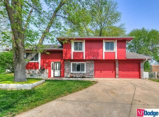 6611 S 75th Cir, Ralston, NE 68127