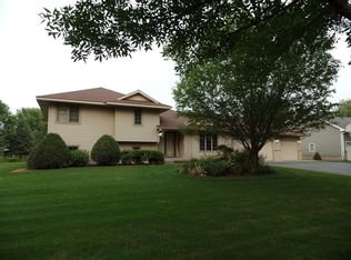 1402 W Oakes Dr, Saint Cloud, MN 56303