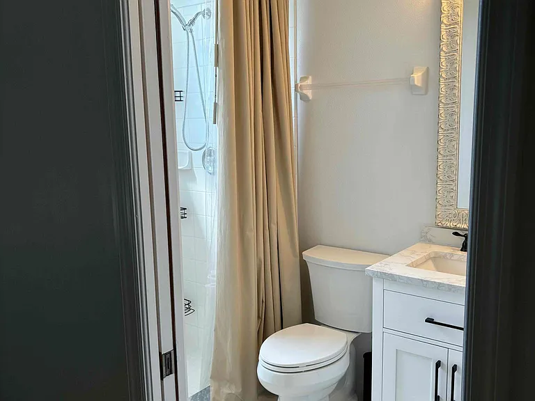 Fully renovated full bathroom (connected to bedroom #1)