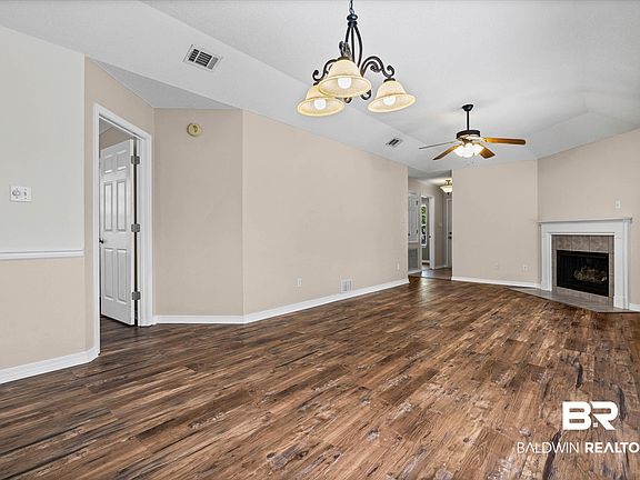 3rd image of 8525 Desert Oak Ct