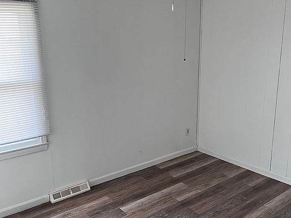 3rd image of 2100 W Bremer Ave #2106