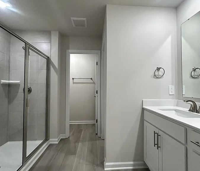 1033 Saint Lawrence Dr — Photo 10