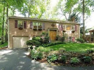 2207 Paul Spring Pkwy, Alexandria, VA 22308
