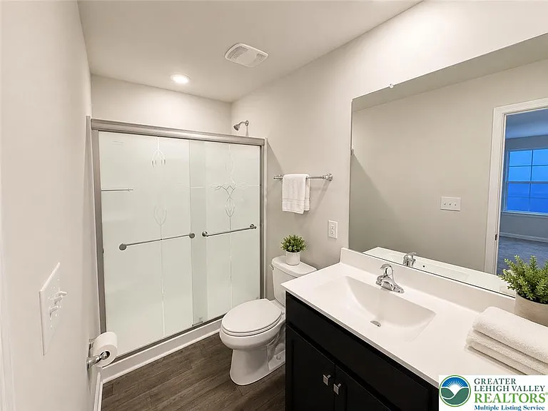 1143 Lova Ln — Photo 6