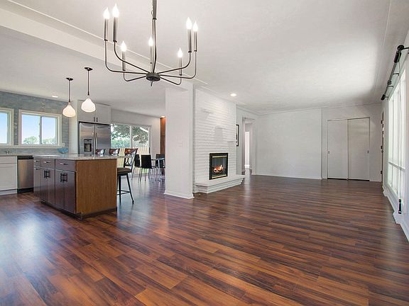 4th image of 5822 W N Ave