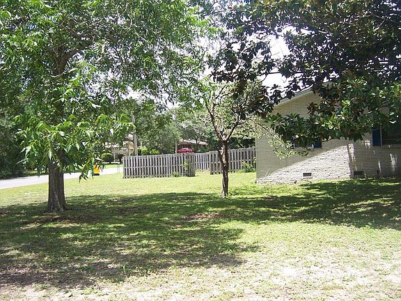 2nd image of 510 Pocahontas Dr