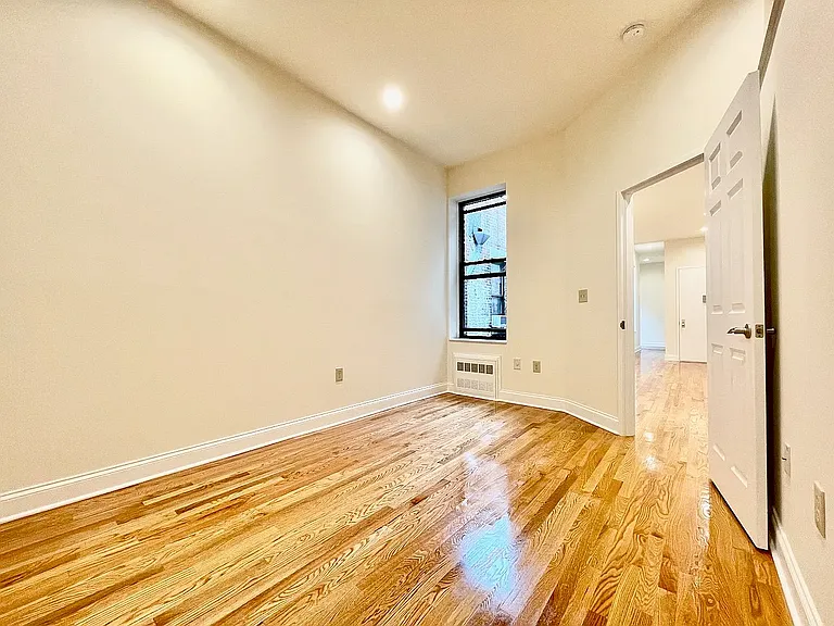 129 E 90th St #5W — Photo 8