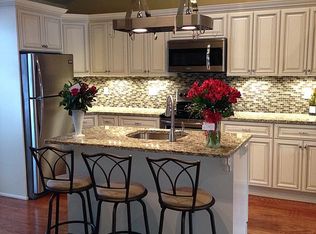 15 Mohican Ct, Ringwood, NJ 07456
