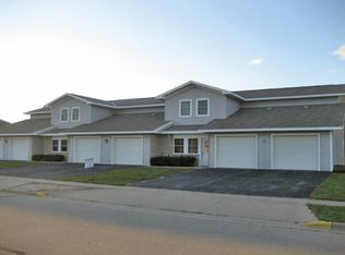 630 Westwynd Ct APT 2, Mazomanie, WI 53560