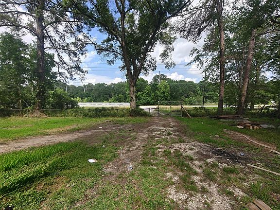 5th image of 18086 Fm 1485 Rd