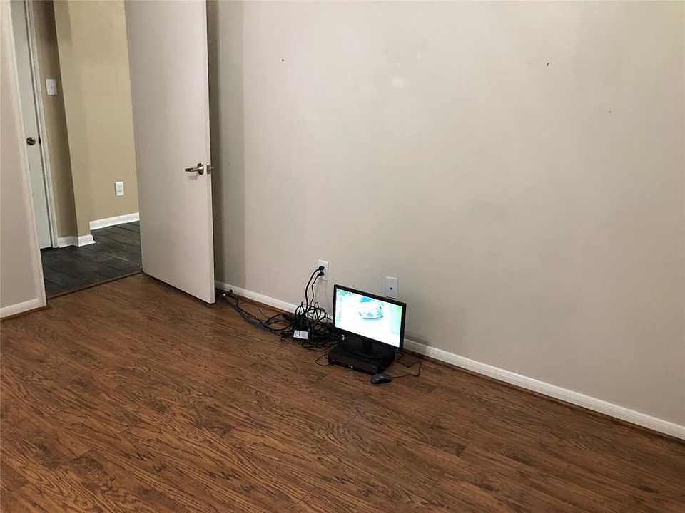 1st image of 16906 Echo Hbr