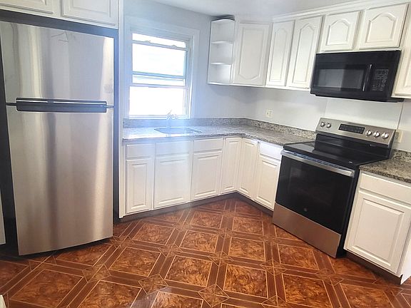 2nd image of 169 Wood Ave APT 2