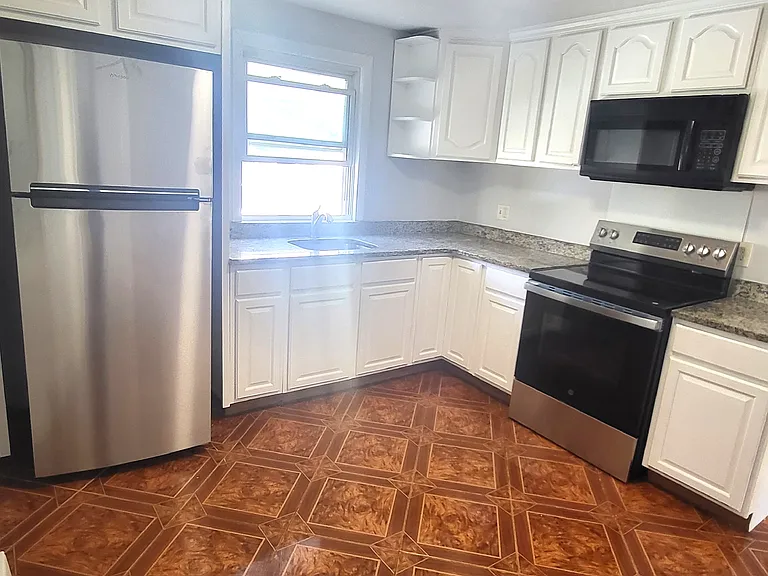 169 Wood Ave #2 — Photo 2