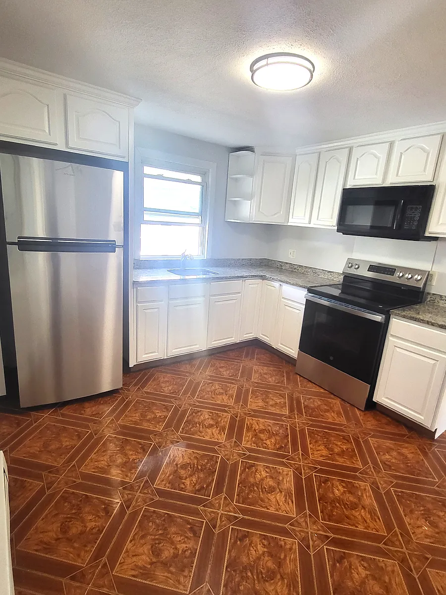 Building Photo - 169 Wood Ave #2