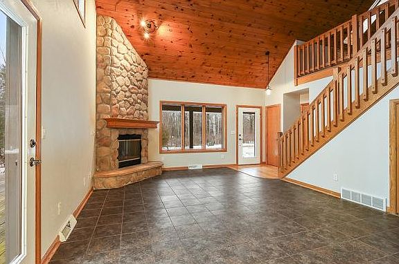 3rd image of 4617 Cindy Ct