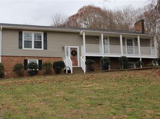 1100 Skye Abbey Ln, Rural Hall, NC 27045