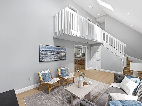 4th image of 938 Ocean St