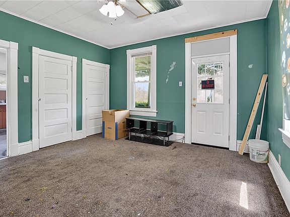 5th image of 807 Maple Dr